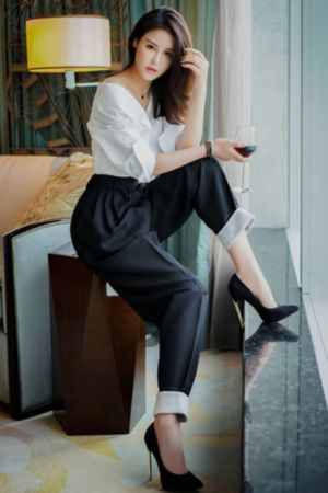 美女任你摸草莓视频_蓝光电影在线看