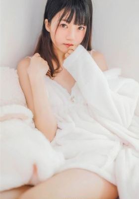我和香蕉在ktv被八个人续2_1080P免费高清观看