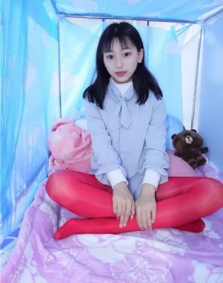 厨房掀起少妇裙子挺进去_BD韩语免费观看视频